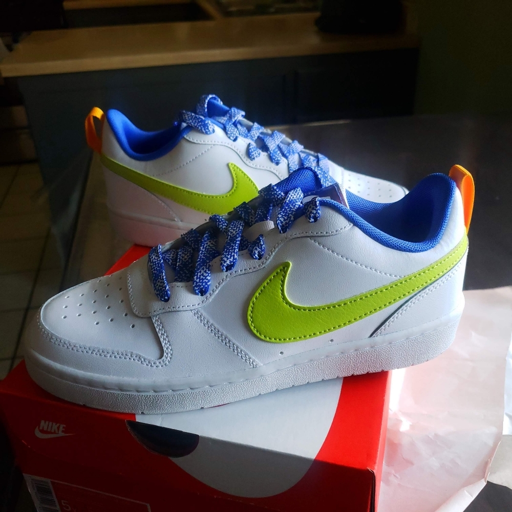 Nike Court Borough Low 2 SE Y5 / W6.5
